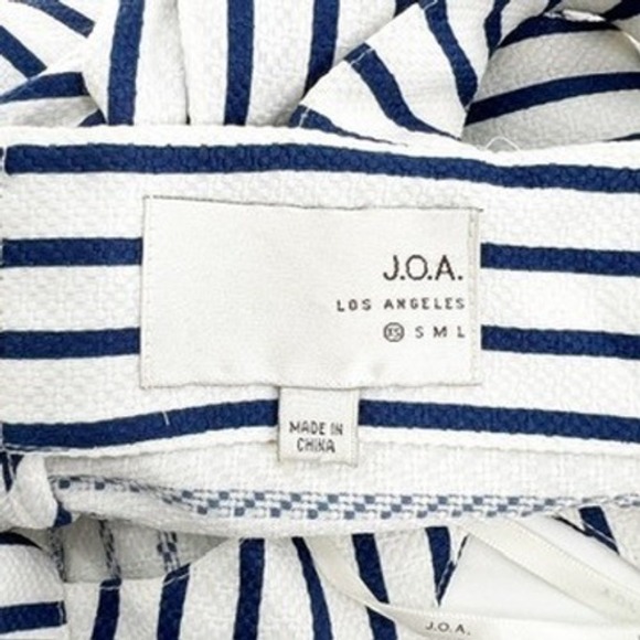 JOA Los Angeles Women's Striped Crop Top Zipper Front Tie Detail XS - Picture 3 of 4